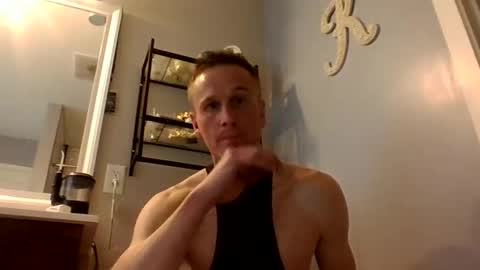 Snapshot of bennyc04041987 chatting on 05-01-26, 08:35 BennyC online show from 05-01-26, 08:35