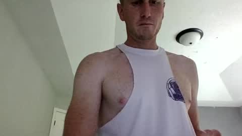 Snapshot of bennyc04041987 chatting on 06-18-26, 08:24 BennyC online show from 06-18-26, 08:24