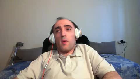 Snapshot of bentish chatting on 04-29-26, 03:38 bentish online show from 04-29-26, 03:38