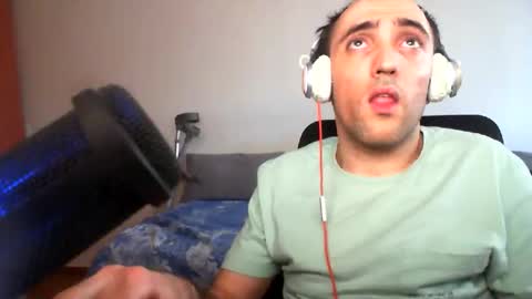 Snapshot of bentish chatting on 05-23-26, 03:05 bentish online show from 05-23-26, 03:05