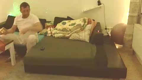 Benutzmich0800 online show from 12-25-24, 10:16