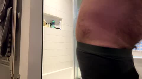 Snapshot of benz10001 chatting on 12-05-24, 12:44 benz10001 online show from 12-05-24, 12:44