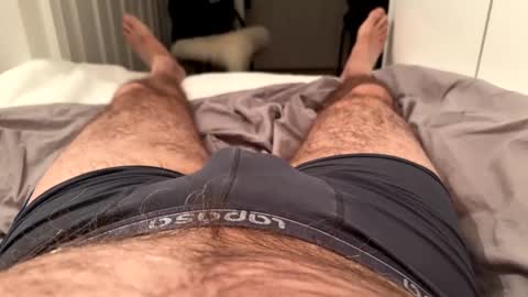 Snapshot of benz10001 chatting on 12-11-24, 04:07 benz10001 online show from 12-11-24, 04:07