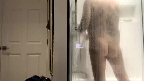 Snapshot of benz10001 chatting on 12-24-24, 02:21 benz10001 online show from 12-24-24, 02:21