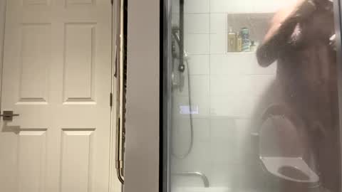 Snapshot of benz10001 chatting on 12-24-24, 12:33 benz10001 online show from 12-24-24, 12:33