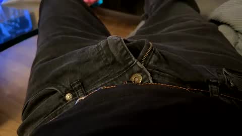 Snapshot of benz10001 chatting on 01-19-25, 10:49 benz10001 online show from 01-19-25, 10:49