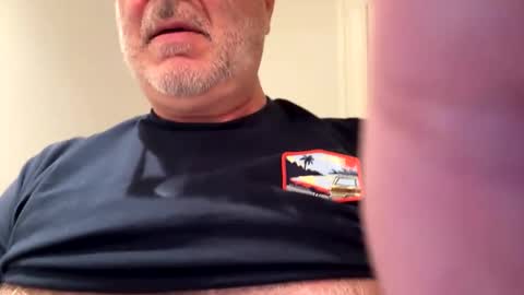 Snapshot of benz10001 chatting on 01-31-25, 11:24 benz10001 online show from 01-31-25, 11:24