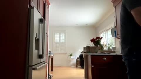 Snapshot of benz10001 chatting on 02-16-25, 02:54 benz10001 online show from 02-16-25, 02:54