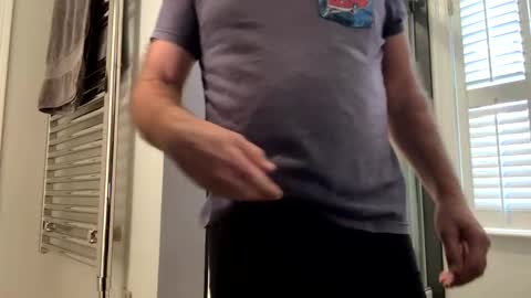 Snapshot of benz10001 chatting on 02-20-25, 12:47 benz10001 online show from 02-20-25, 12:47