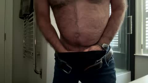 Snapshot of benz10001 chatting on 02-21-25, 06:48 benz10001 online show from 02-21-25, 06:48