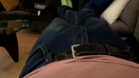 Snapshot of benz10001 chatting on 10-14-25, 02:12 benz10001 online show from 10-14-25, 02:12