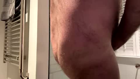 benz10001 online show from 11-07-25, 04:12