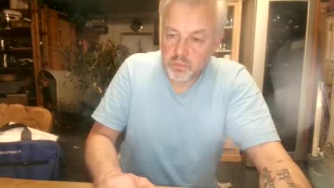 Snapshot of berg_boy chatting on 01-04-25, 09:41 Martin online show from 01-04-25, 09:41