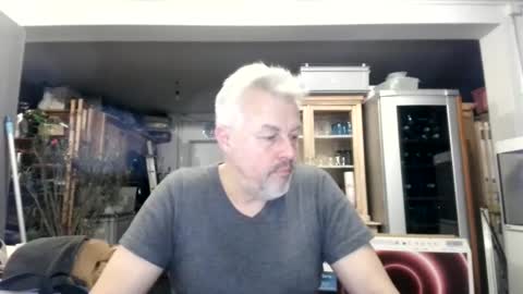 Snapshot of berg_boy chatting on 02-18-25, 05:21 Martin online show from 02-18-25, 05:21