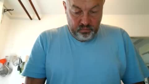 Snapshot of berg_boy chatting on 09-27-25, 08:41 Martin online show from 09-27-25, 08:41