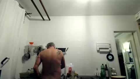 Snapshot of berg_boy chatting on 11-10-25, 05:17 Martin online show from 11-10-25, 05:17