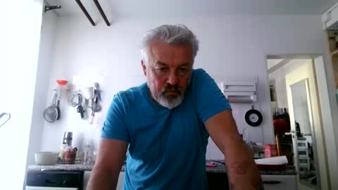 Snapshot of berg_boy chatting on 11-22-25, 09:41 Martin online show from 11-22-25, 09:41