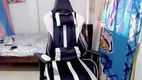 Snapshot of bergon30 chatting on 02-19-25, 02:34 Bergon77 online show from 02-19-25, 02:34