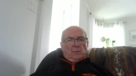 bernard1102 online show from 06-26-26, 07:40