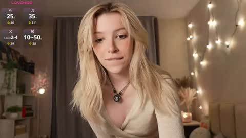 Snapshot of berrylush chatting on 07-16-26, 02:34 Katte online show from 07-16-26, 02:34