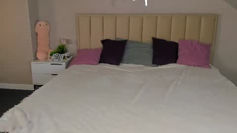Berta  online show from 06-28-26, 12:27