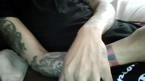 Snapshot of bertdollaz757 chatting on 02-19-25, 05:27 ToxicPipe757 online show from 02-19-25, 05:27