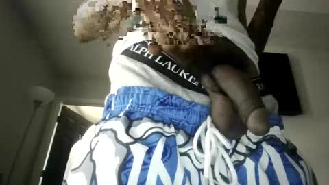 Snapshot of bertdollaz757 chatting on 10-17-25, 06:32 ToxicPipe757 online show from 10-17-25, 06:32