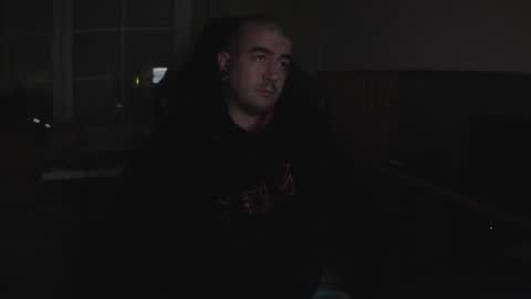 Snapshot of berto3389 chatting on 11-29-25, 02:25 berto3389 online show from 11-29-25, 02:25