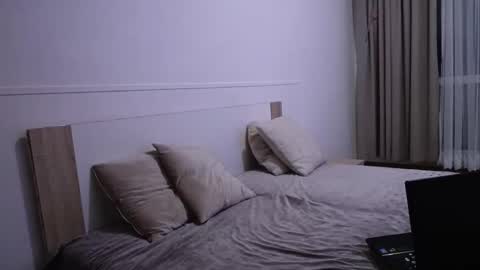 Alex and Victoria online show from 03-01-26, 06:43