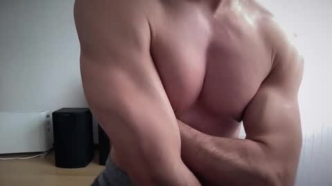 Snapshot of bestdick1991 chatting on 05-15-26, 01:51 BEST online show from 05-15-26, 01:51
