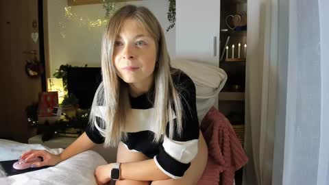 Snapshot of bestgirl_ofthe_neighborhood chatting on 01-02-25, 06:45 Vicky   online show from 01-02-25, 06:45