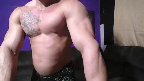 Snapshot of bestmuscle chatting on 12-28-24, 01:18 bestmuscle online show from 12-28-24, 01:18