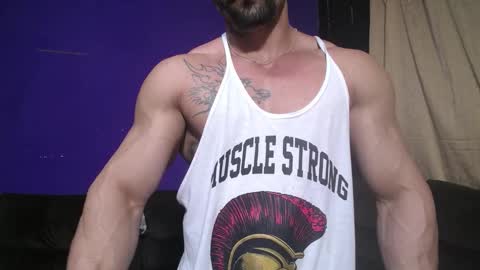 Snapshot of bestmuscle chatting on 12-29-24, 10:03 bestmuscle online show from 12-29-24, 10:03
