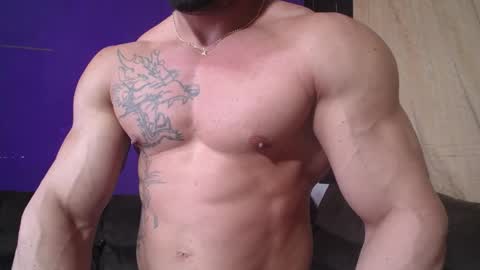 Snapshot of bestmuscle chatting on 12-30-24, 08:04 bestmuscle online show from 12-30-24, 08:04
