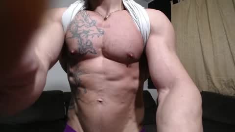 Snapshot of bestmuscle chatting on 05-29-26, 11:14 bestmuscle online show from 05-29-26, 11:14