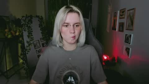 Snapshot of bethanycloud chatting on 05-18-26, 05:13 Bethany online show from 05-18-26, 05:13