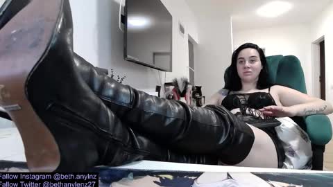 bethanylenz2 online show from 11-04-25, 10:03