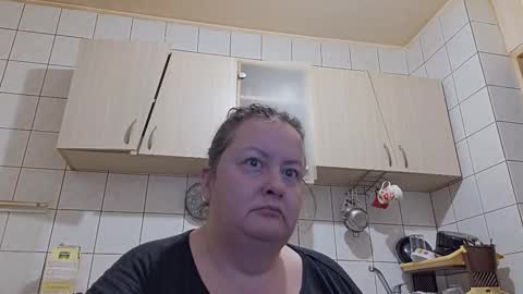 Snapshot of bethnorth chatting on 09-29-25, 01:55 bethnorth online show from 09-29-25, 01:55