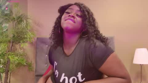 Snapshot of betsybennet chatting on 10-28-25, 10:01 BETSY online show from 10-28-25, 10:01