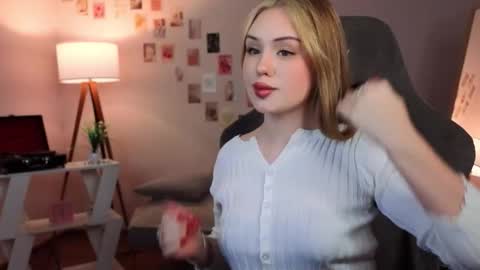 Snapshot of betterdayswithme chatting on 12-19-25, 07:54 betterdayswithme online show from 12-19-25, 07:54