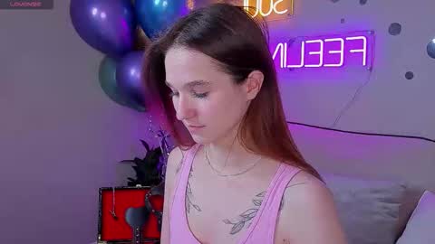 Snapshot of betty_nicolsson chatting on 09-23-25, 10:40 Eva online show from 09-23-25, 10:40