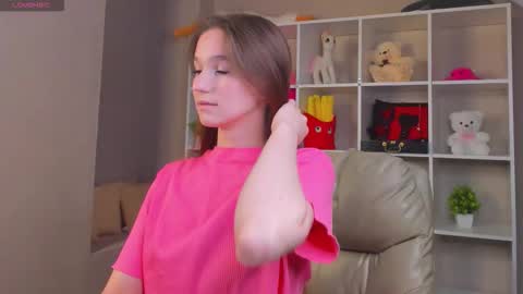 Snapshot of betty_nicolsson chatting on 09-29-25, 10:20 Eva online show from 09-29-25, 10:20