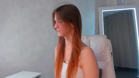 Snapshot of betty_nicolsson chatting on 10-05-25, 09:51 Eva online show from 10-05-25, 09:51