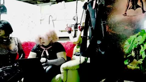 Snapshot of betty_spen_dom_kink chatting on 05-26-26, 03:35 Bettyspence team lolly online show from 05-26-26, 03:35