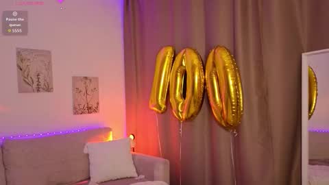 Snapshot of betty_twilight chatting on 11-07-25, 11:05 bettyyy online show from 11-07-25, 11:05