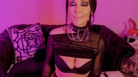 NatashaxoBangs online show from 02-14-25, 10:49