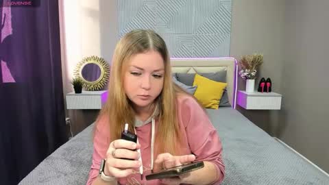 Mila Sweet online show from 09-17-25, 04:47