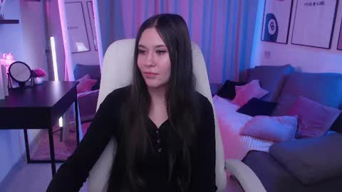 Snapshot of bety_white chatting on 06-22-26, 07:49 Katie online show from 06-22-26, 07:49
