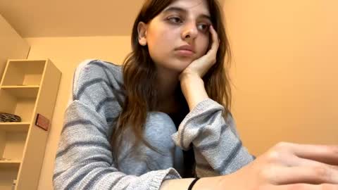 Snapshot of beulahweikert chatting on 05-16-26, 06:17 Lina online show from 05-16-26, 06:17