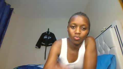 Snapshot of beverlyne5 chatting on 02-17-26, 02:13 beverly online show from 02-17-26, 02:13